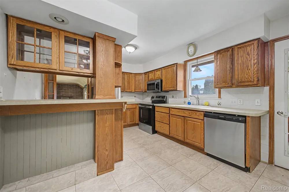 21236 Outer Drive Dearborn City, MI 48124