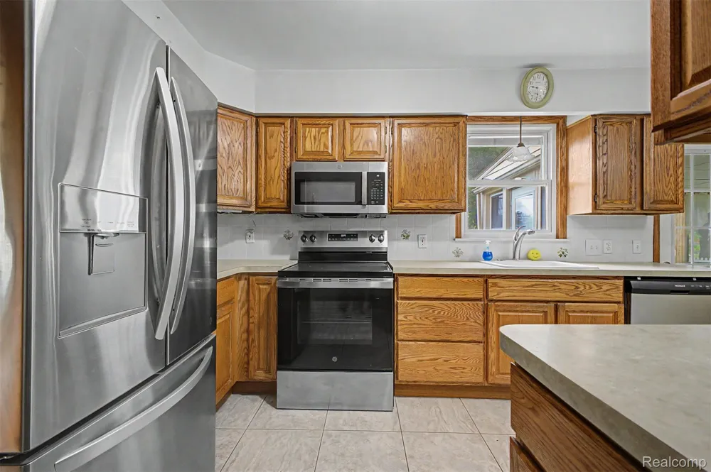 21236 Outer Drive Dearborn City, MI 48124