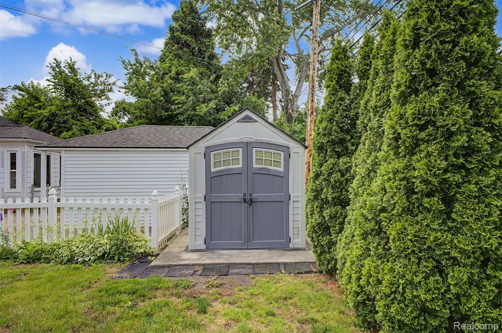 21236 Outer Drive Dearborn City, MI 48124