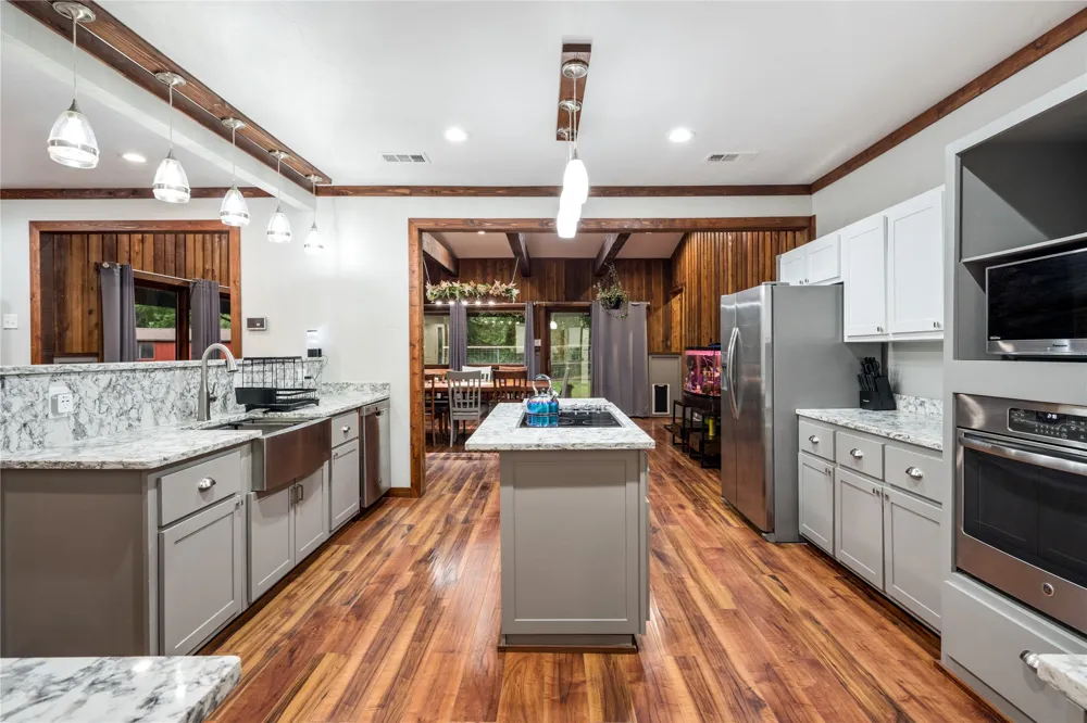 207 Shadowwood Trail Ovilla, TX 75154
