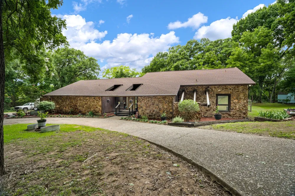 207 Shadowwood Trail Ovilla, TX 75154