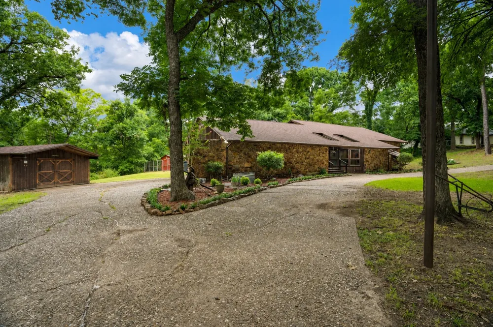 207 Shadowwood Trail Ovilla, TX 75154