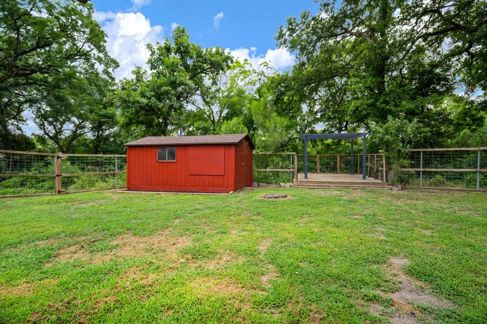 207 Shadowwood Trail Ovilla, TX 75154