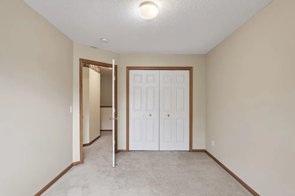 2407 Harvest Way Chanhassen, MN 55317