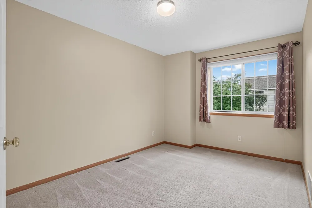 2407 Harvest Way Chanhassen, MN 55317