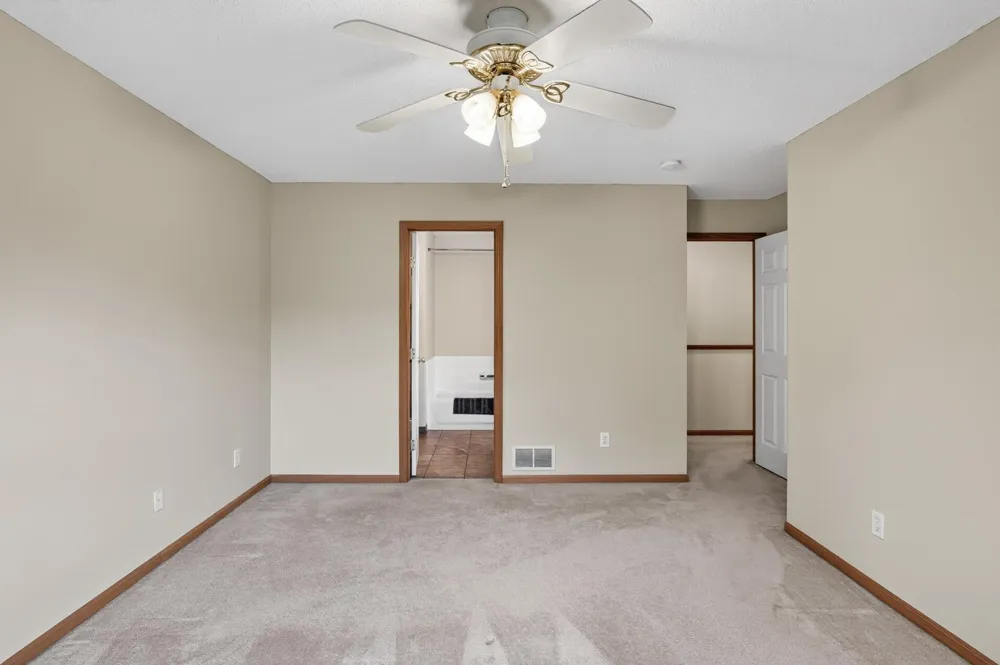 2407 Harvest Way Chanhassen, MN 55317