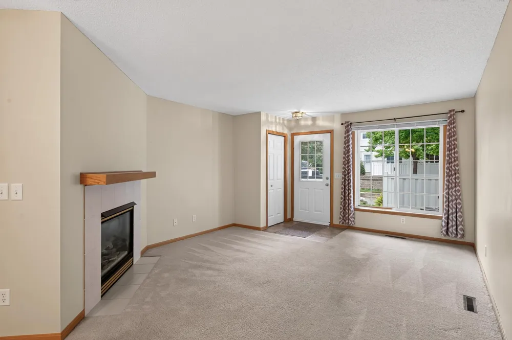 2407 Harvest Way Chanhassen, MN 55317