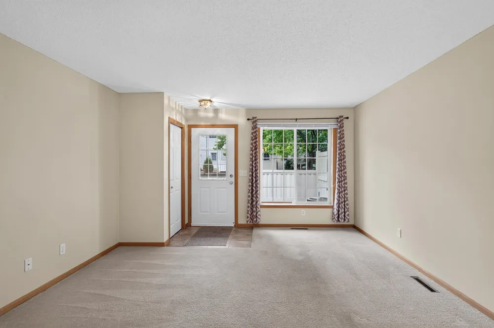 2407 Harvest Way Chanhassen, MN 55317