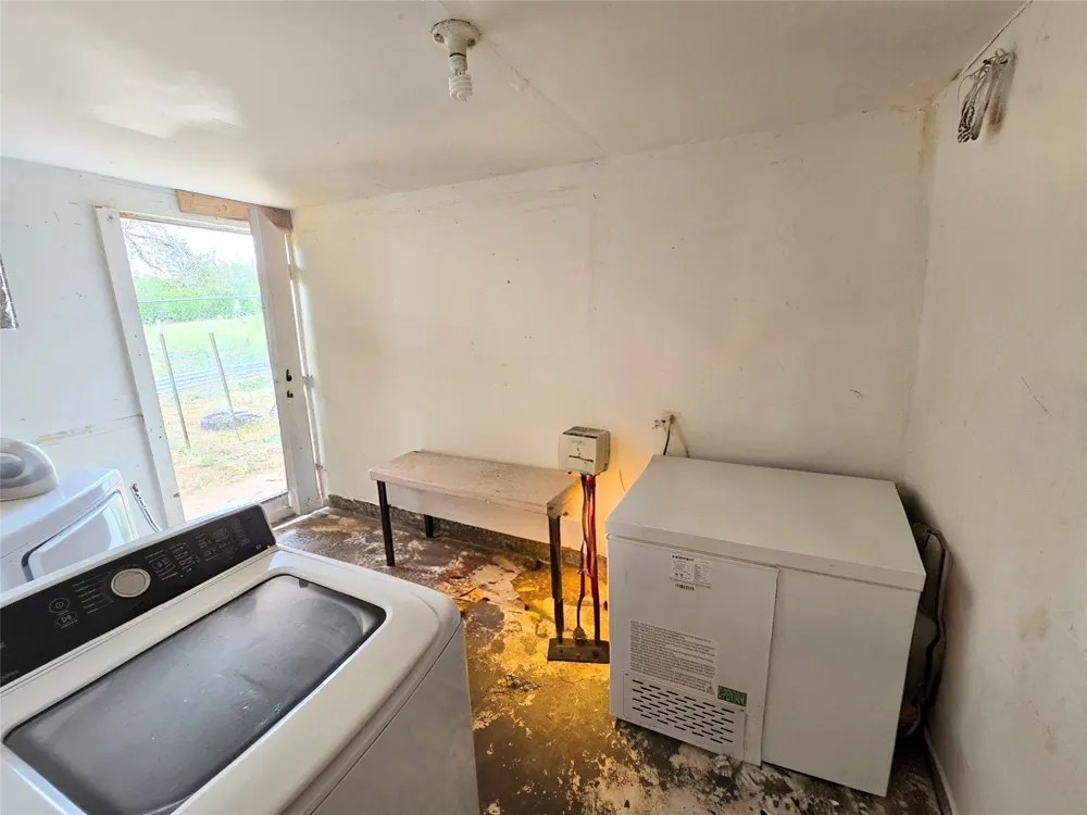 1005 W 3rd Street Sweetwater, TX 79556