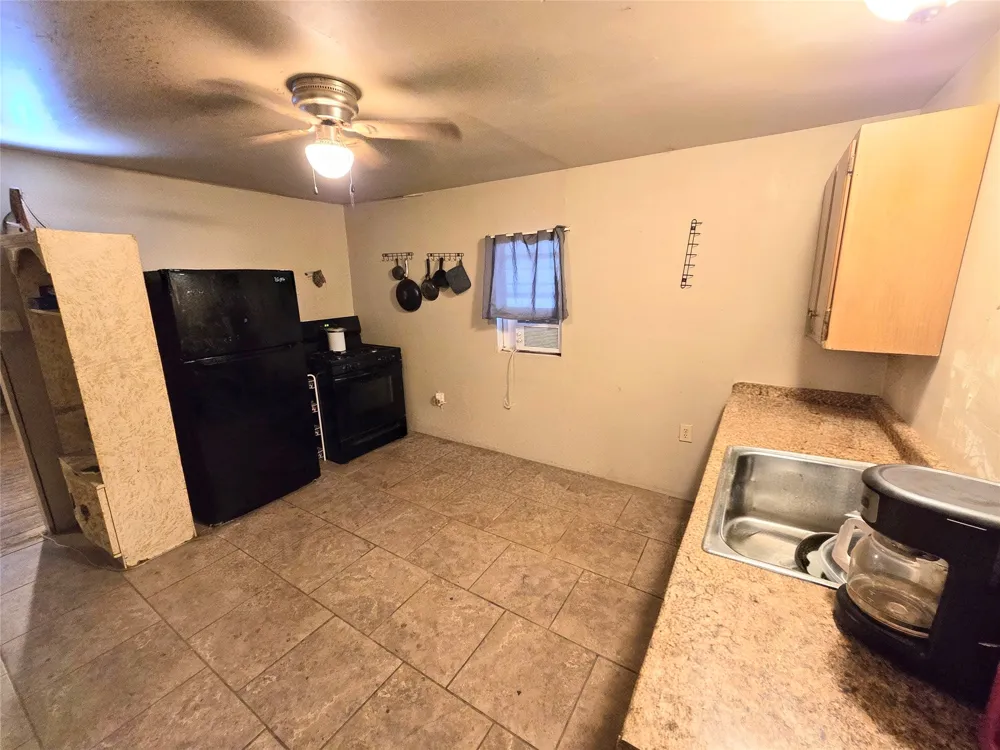 1005 W 3rd Street Sweetwater, TX 79556