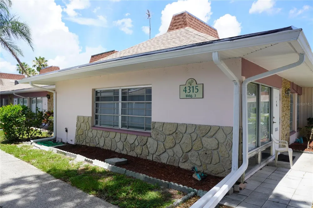 4315 TAHITIAN GARDENS CIRCLE #H Holiday, FL 34691