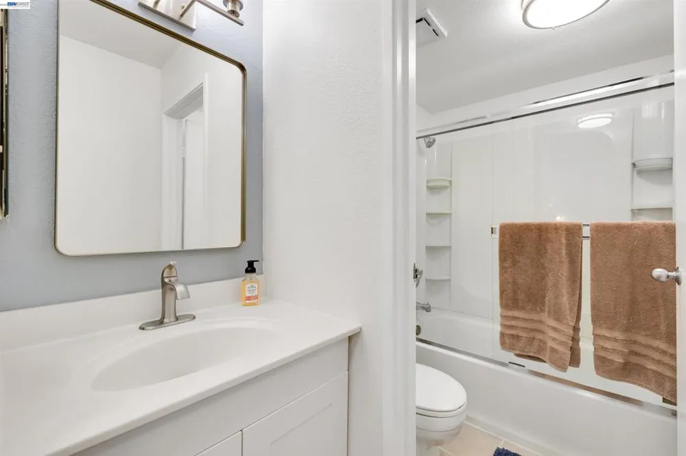 2505 Miramar Ave #114 Castro Valley, CA 94546