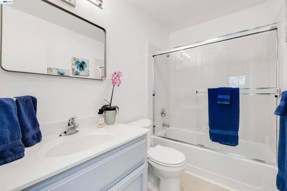 2505 Miramar Ave #114 Castro Valley, CA 94546