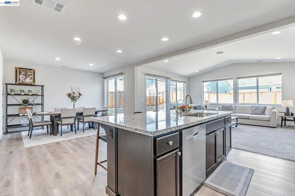 5645 Sierra Trail Way Antioch, CA 94531