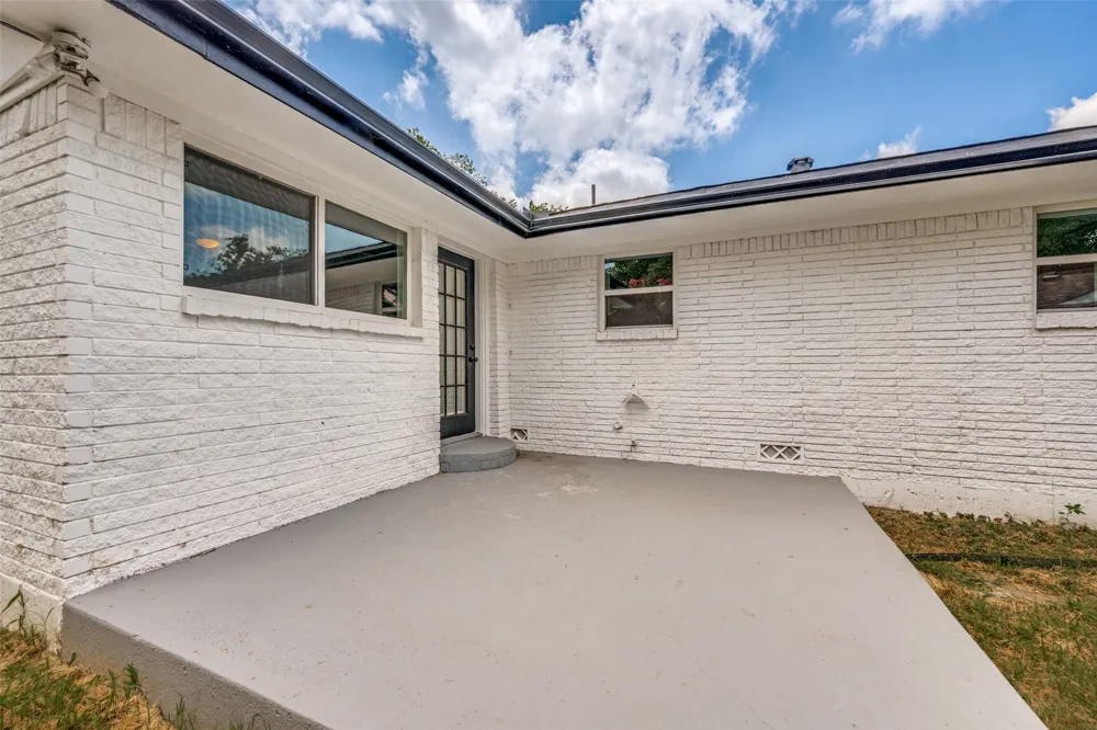 1112 Karla Drive Hurst, TX 76053