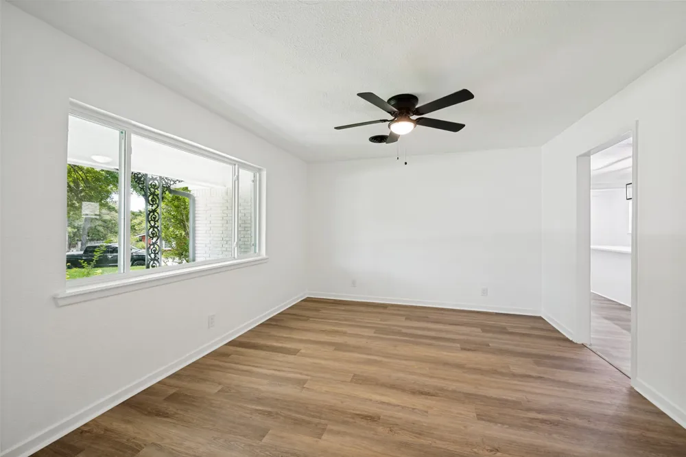 1112 Karla Drive Hurst, TX 76053