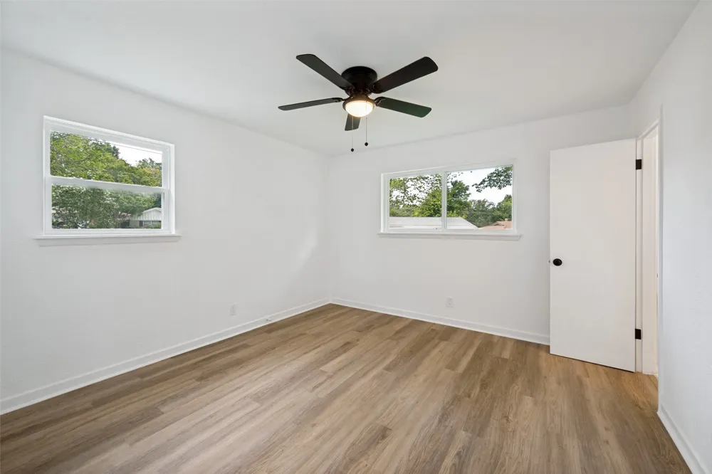 1112 Karla Drive Hurst, TX 76053