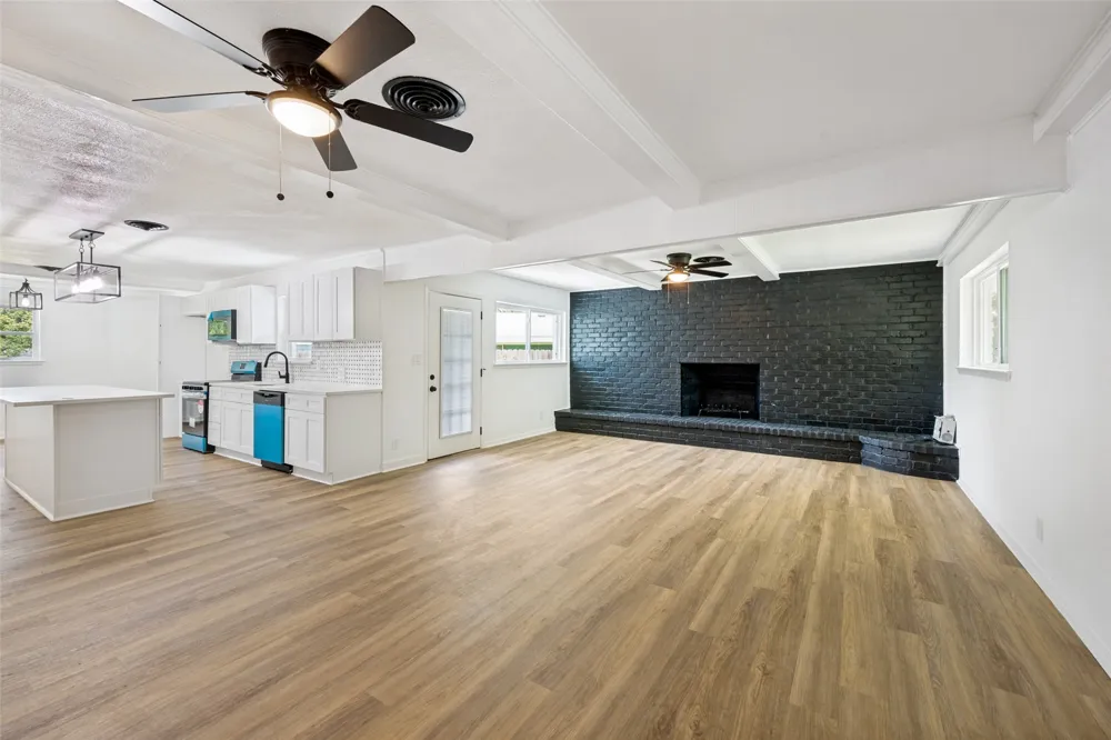 1112 Karla Drive Hurst, TX 76053