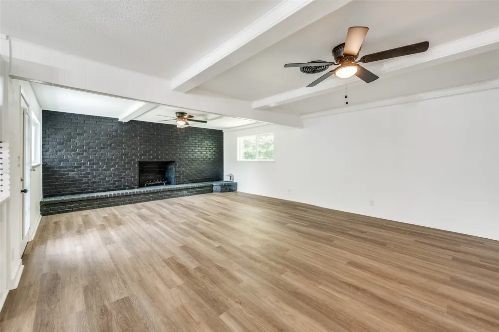 1112 Karla Drive Hurst, TX 76053