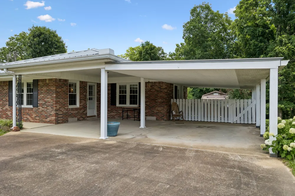 708 Hickory St Centerville, TN 37033