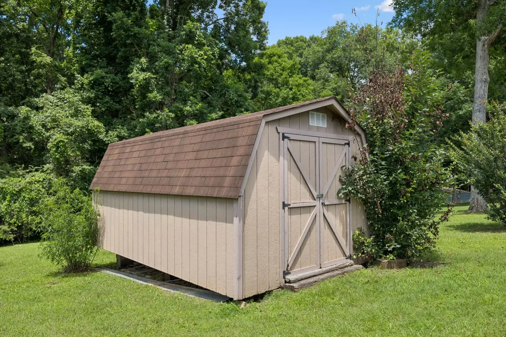 708 Hickory St Centerville, TN 37033
