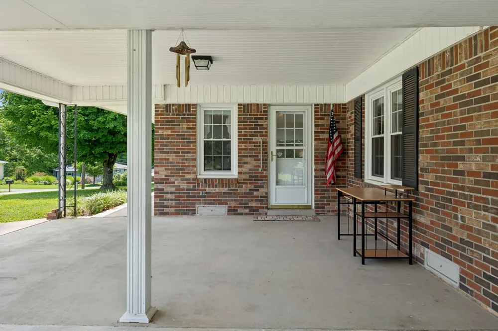 708 Hickory St Centerville, TN 37033