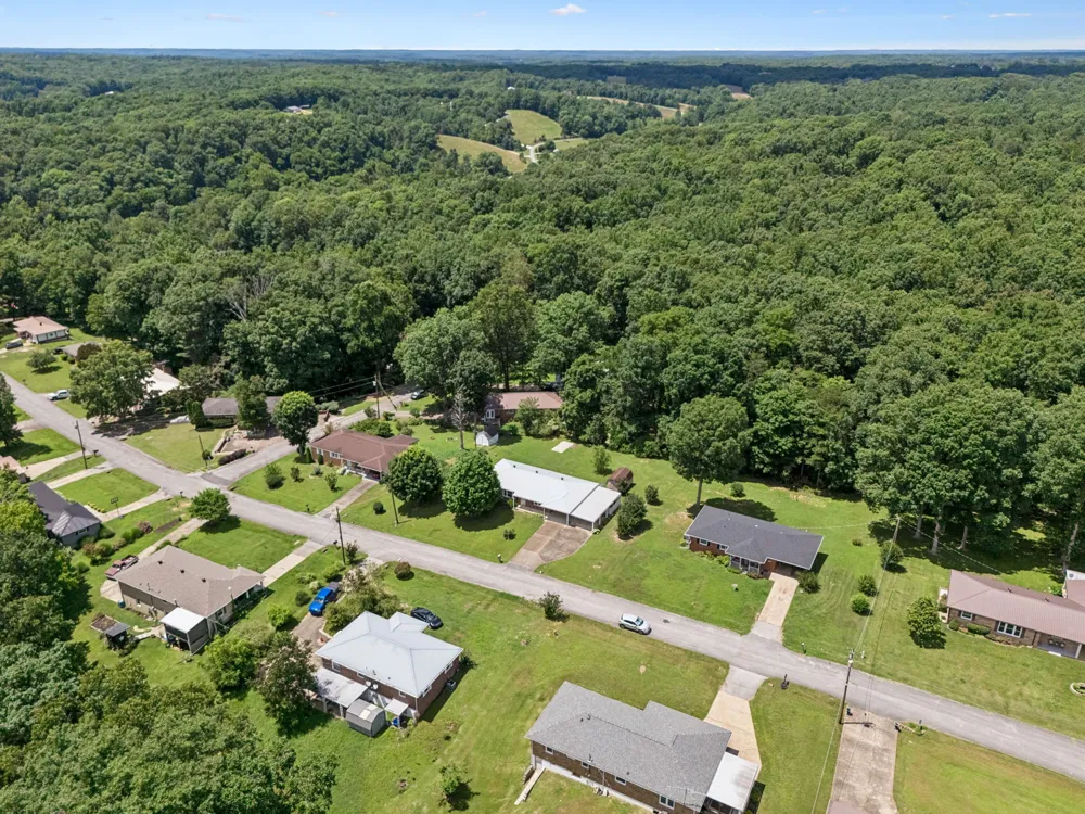708 Hickory St Centerville, TN 37033
