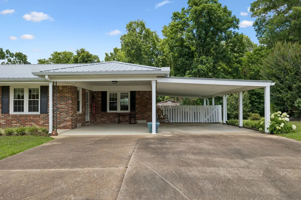708 Hickory St Centerville, TN 37033