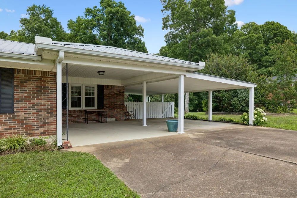 708 Hickory St Centerville, TN 37033