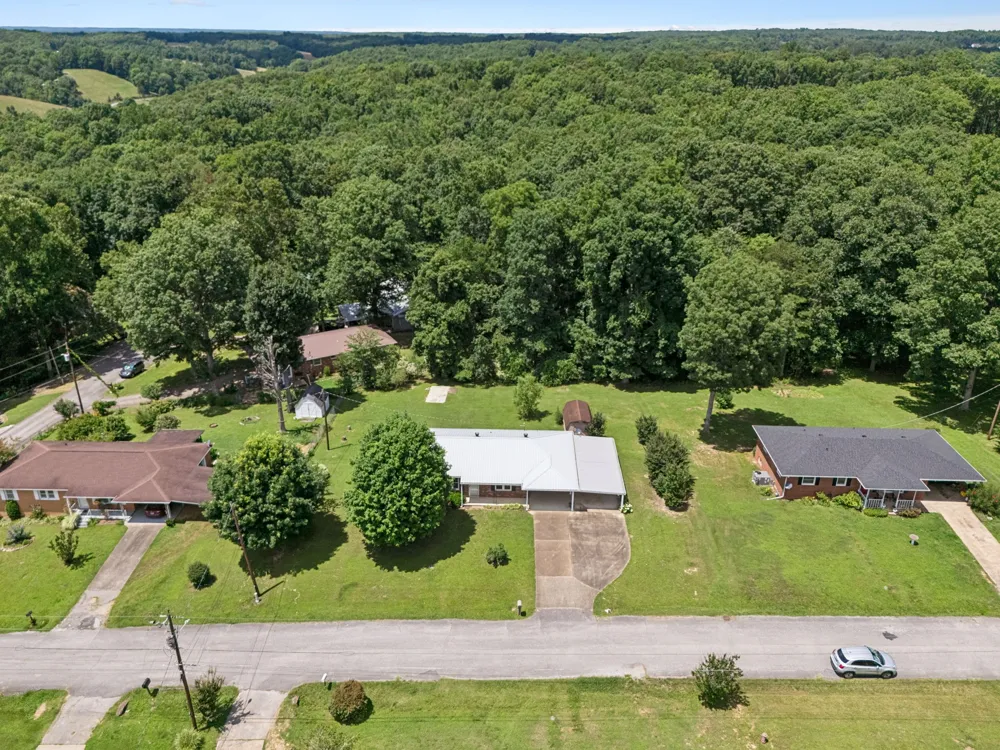 708 Hickory St Centerville, TN 37033