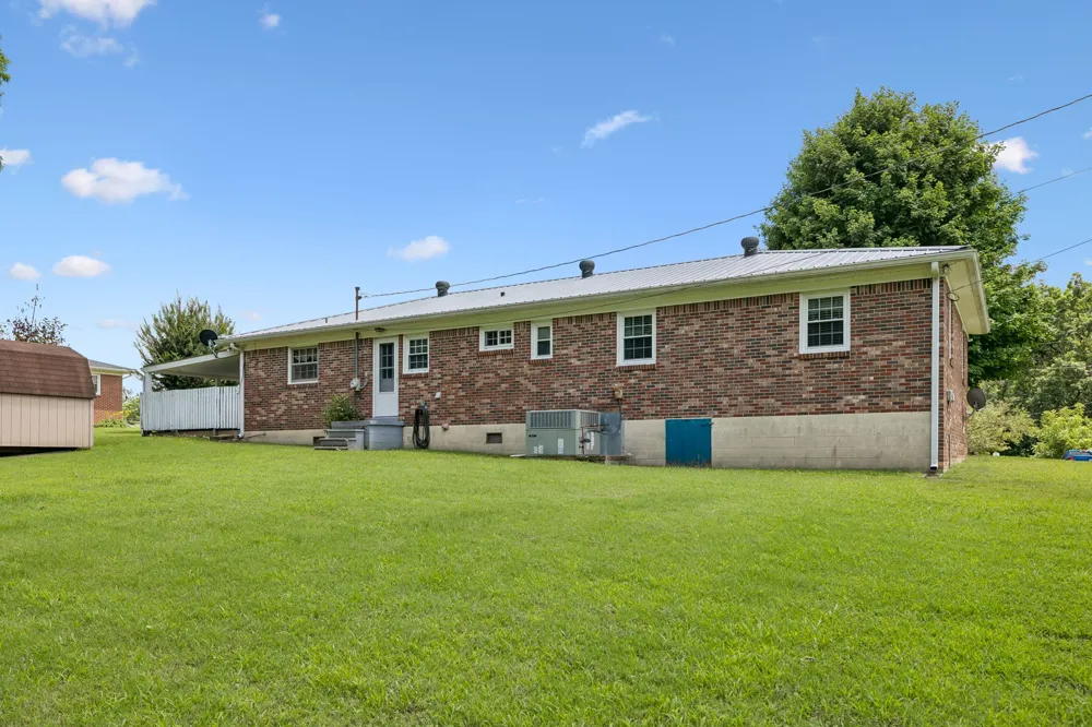 708 Hickory St Centerville, TN 37033