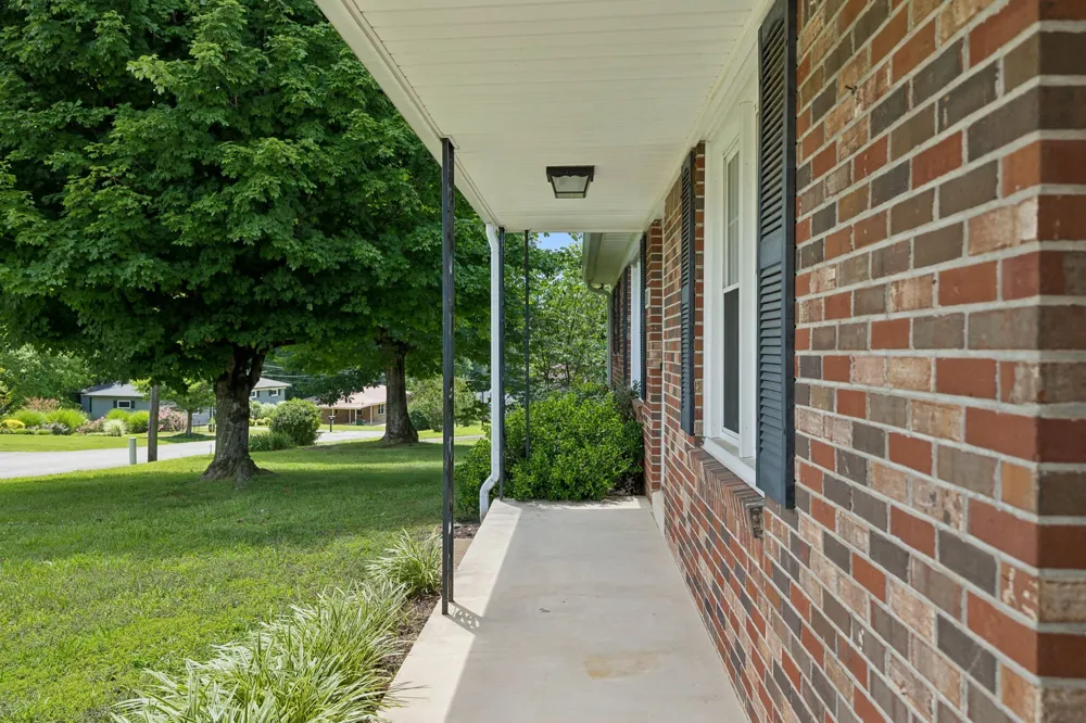 708 Hickory St Centerville, TN 37033