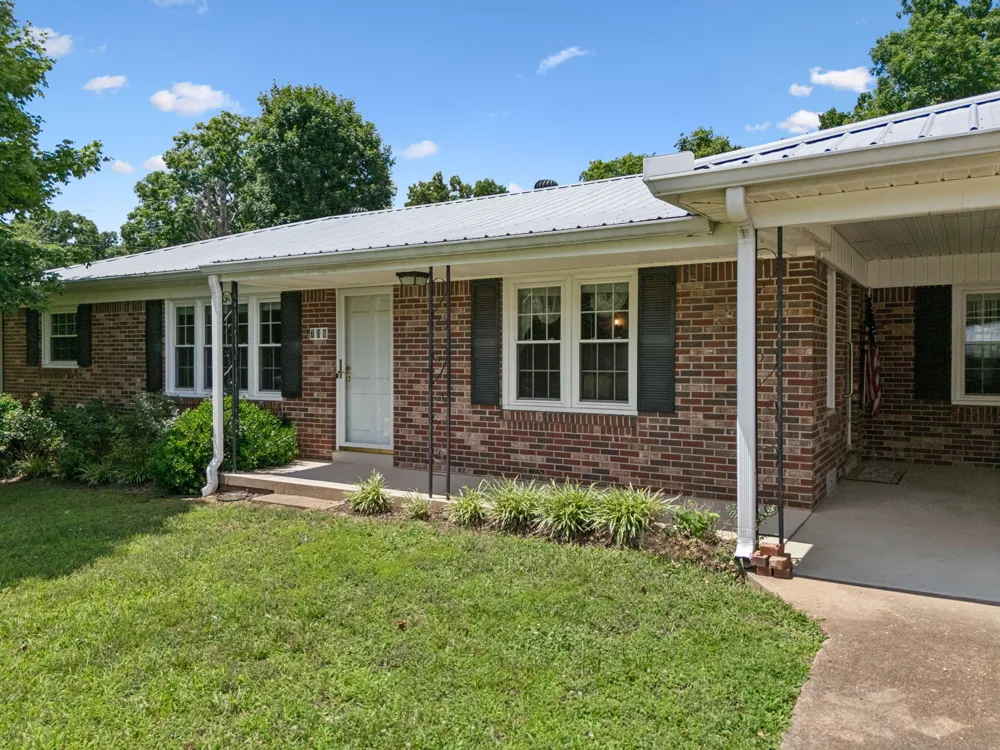 708 Hickory St Centerville, TN 37033