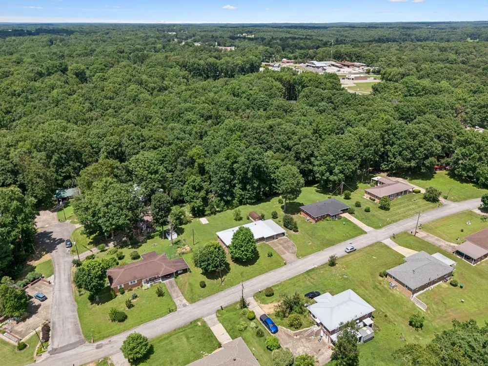 708 Hickory St Centerville, TN 37033