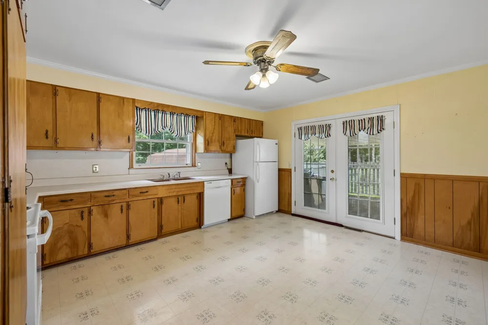 708 Hickory St Centerville, TN 37033