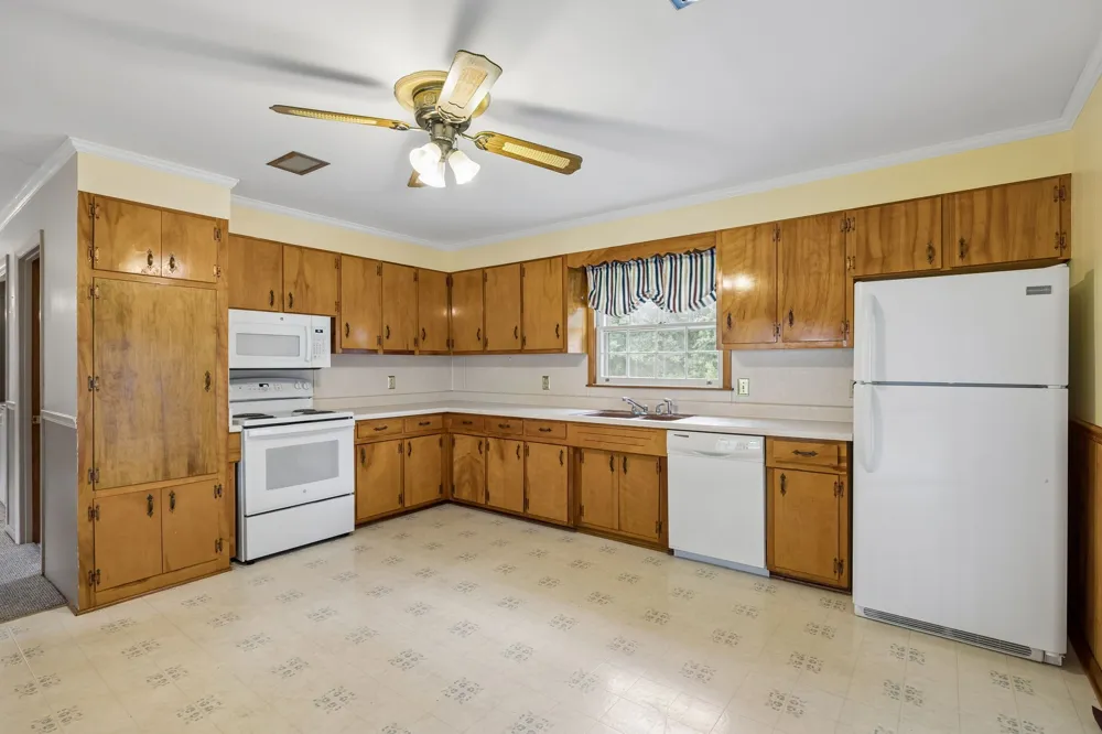 708 Hickory St Centerville, TN 37033