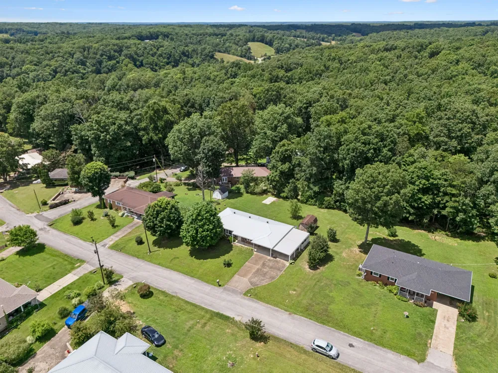 708 Hickory St Centerville, TN 37033