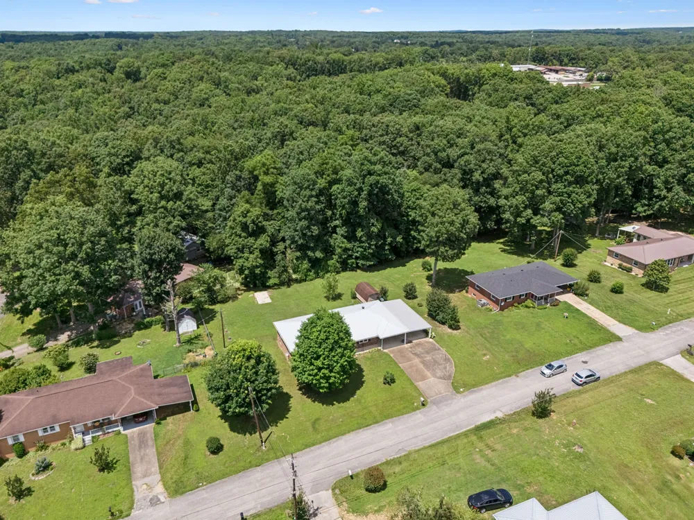 708 Hickory St Centerville, TN 37033