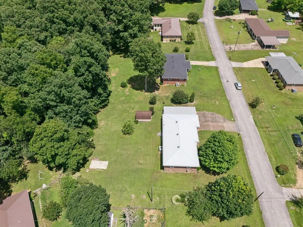 708 Hickory St Centerville, TN 37033