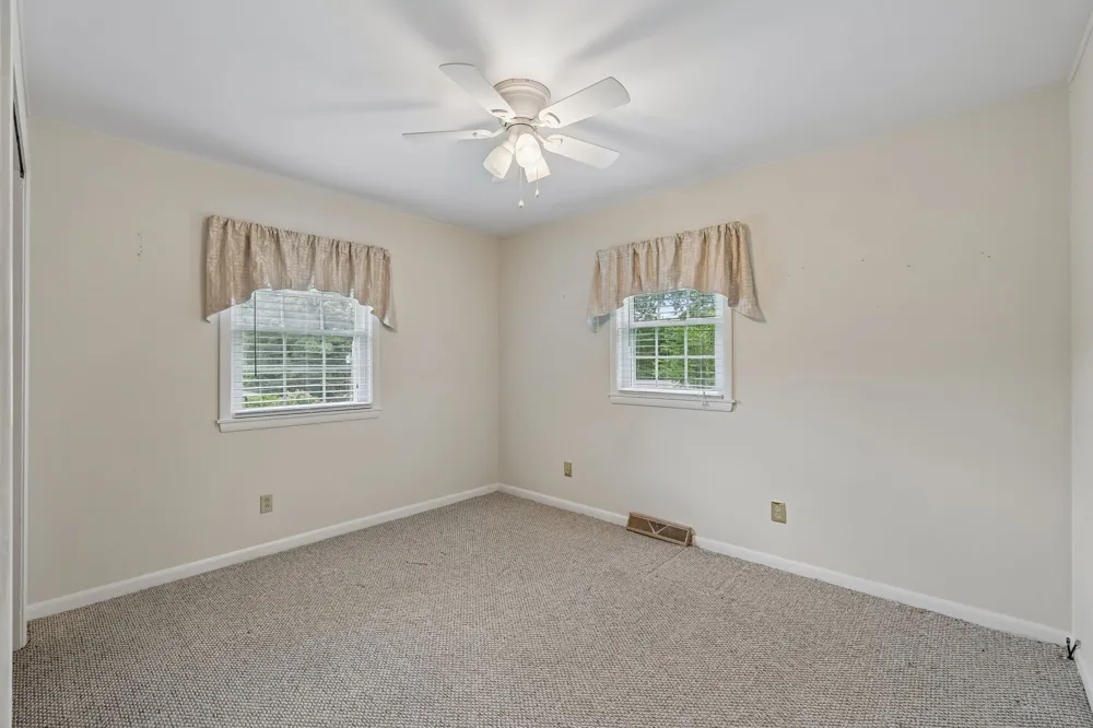 708 Hickory St Centerville, TN 37033