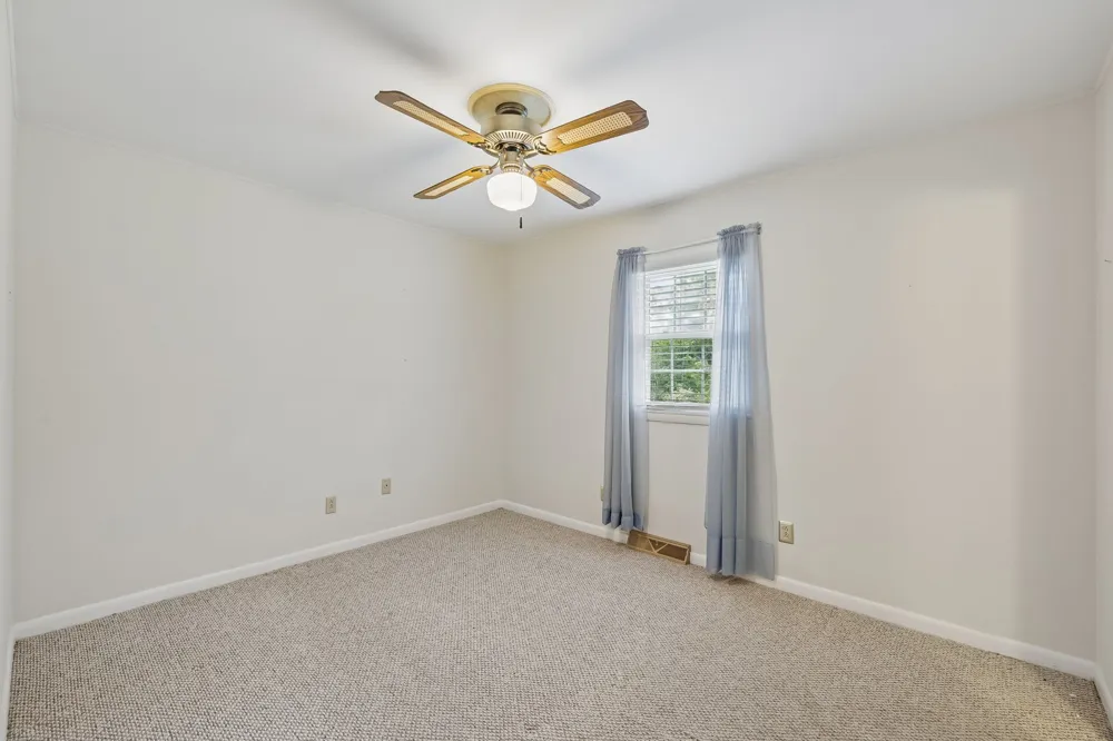 708 Hickory St Centerville, TN 37033