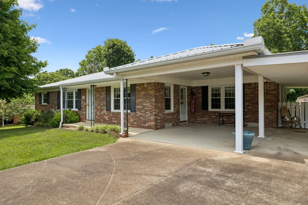 708 Hickory St Centerville, TN 37033