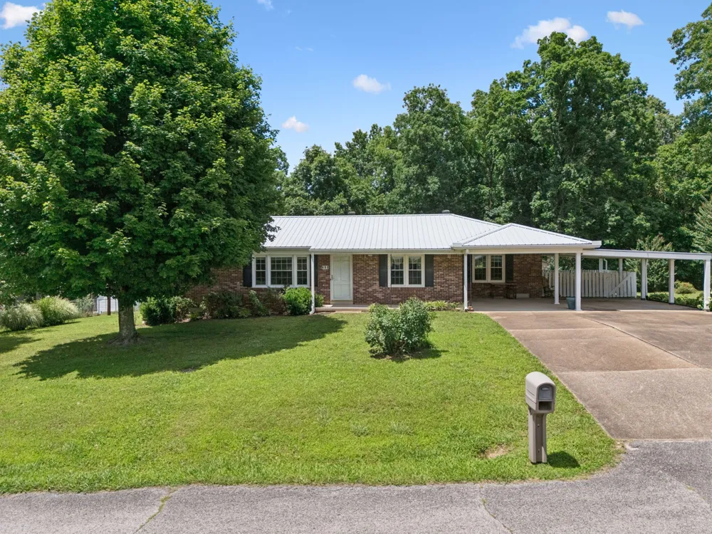 708 Hickory St Centerville, TN 37033