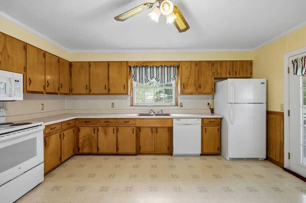 708 Hickory St Centerville, TN 37033