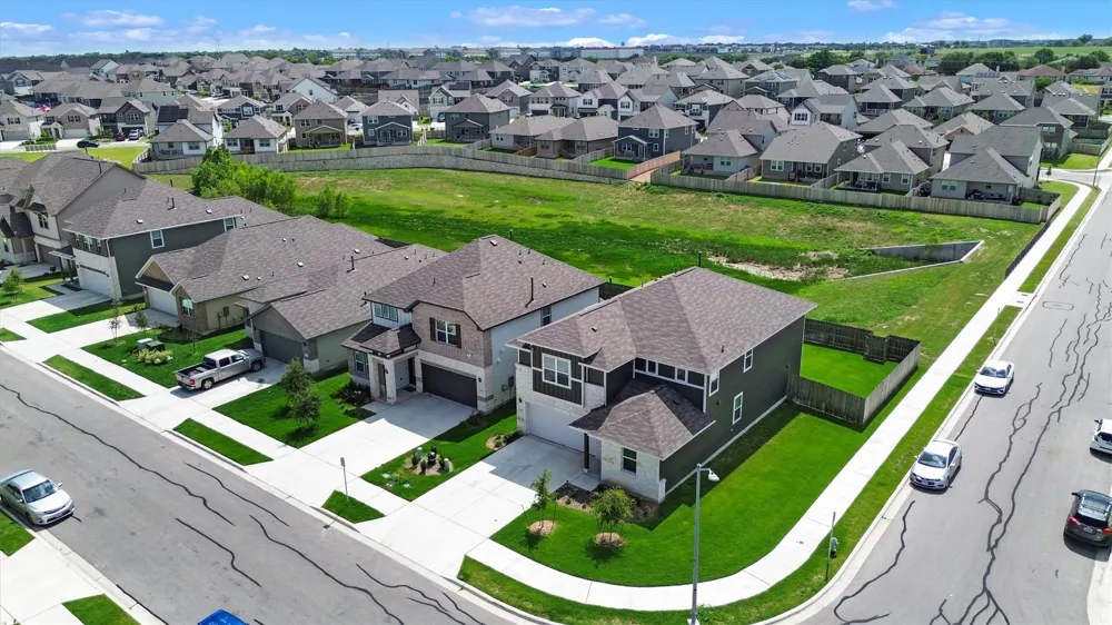 722 Palo Brea Loop Hutto, TX 78634