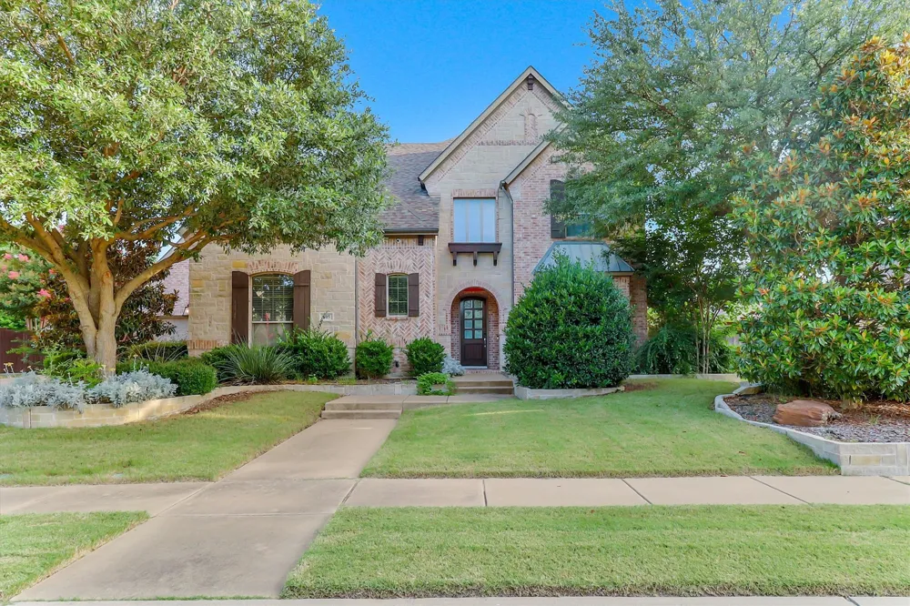 605 Royal Glen Drive Murphy, TX 75094