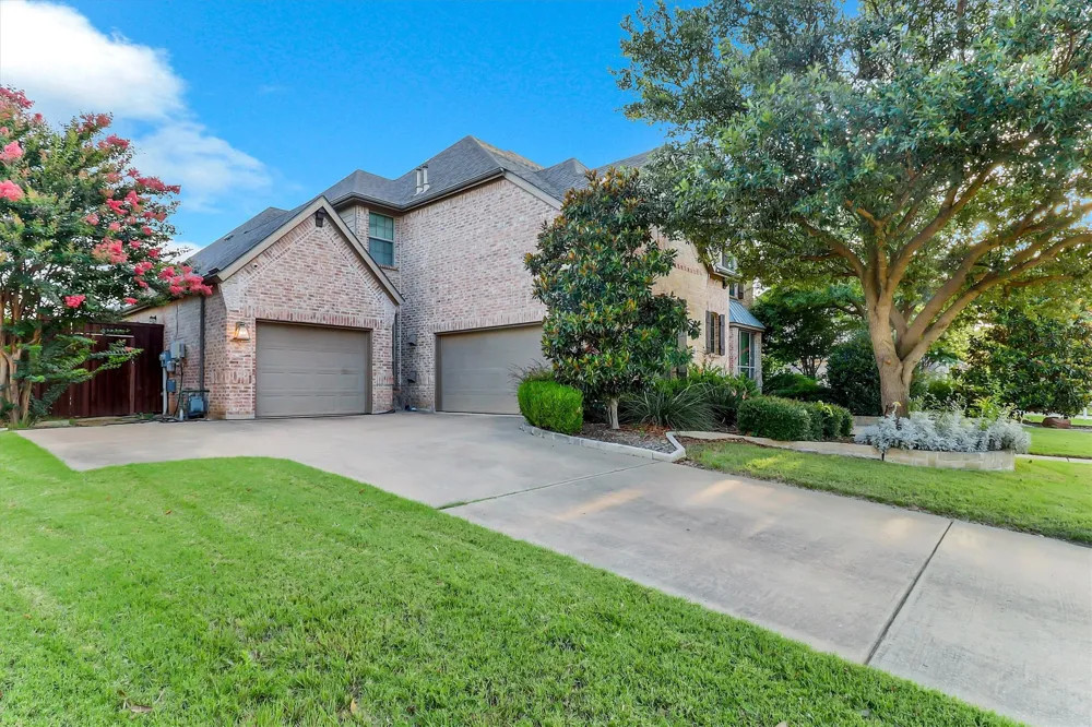 605 Royal Glen Drive Murphy, TX 75094