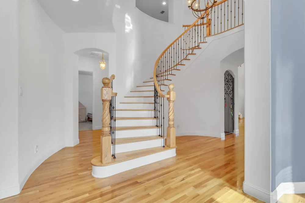 605 Royal Glen Drive Murphy, TX 75094