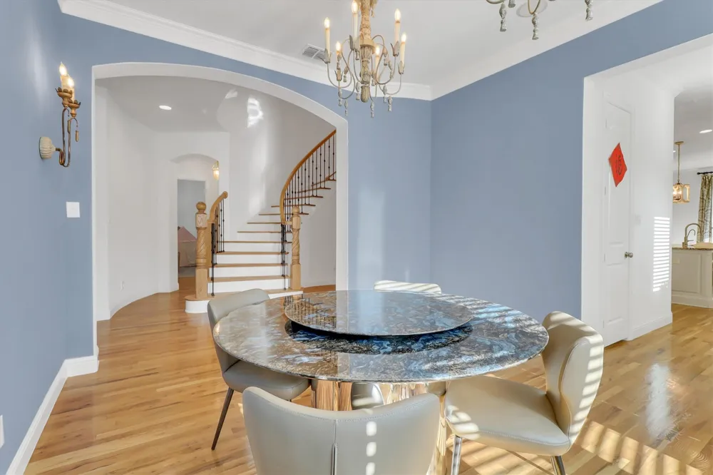 605 Royal Glen Drive Murphy, TX 75094