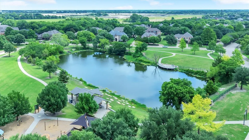 605 Royal Glen Drive Murphy, TX 75094